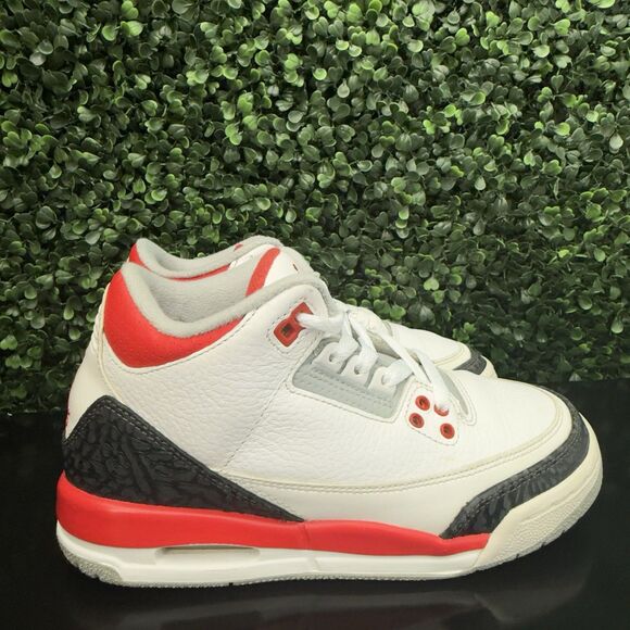 USED Nike Air Jordan 3 Retro Fire Red 2013 - Size 4Y Women\'s 5.5 398614-120 OBO main image 6